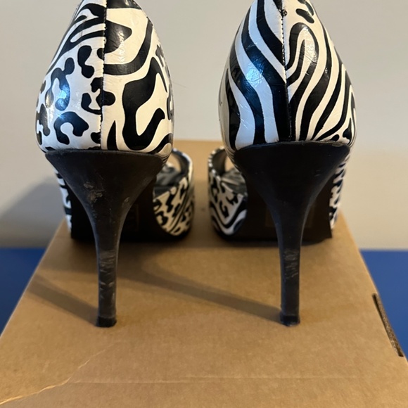 Call it Spring, zebra pattern pumps, Size 6 - Picture 3 of 4